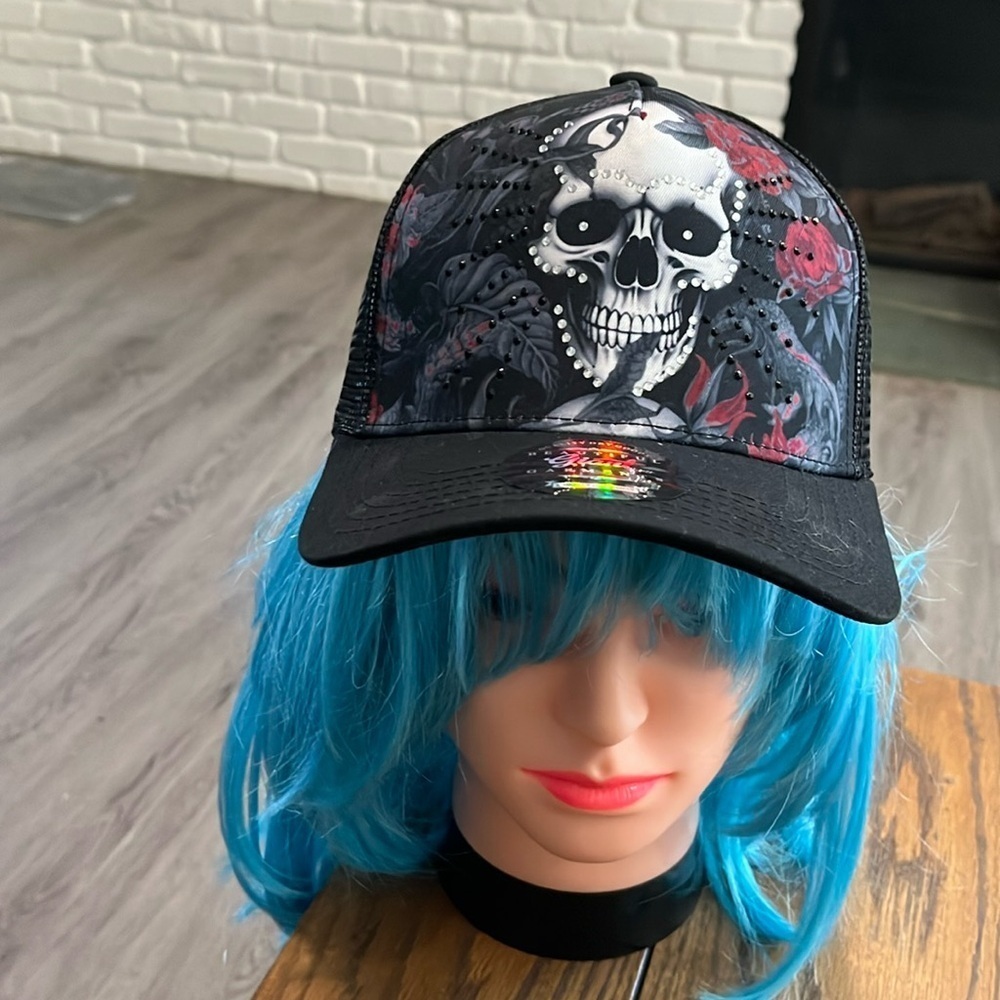 Skull black trucker cap!